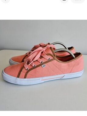 Isaac Mizrahi Women's Peach Canvas Low Top Sneakers Size 11